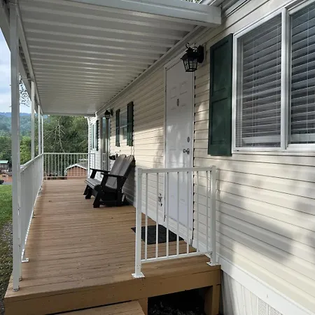 Charming 2 Bedroom Retreat